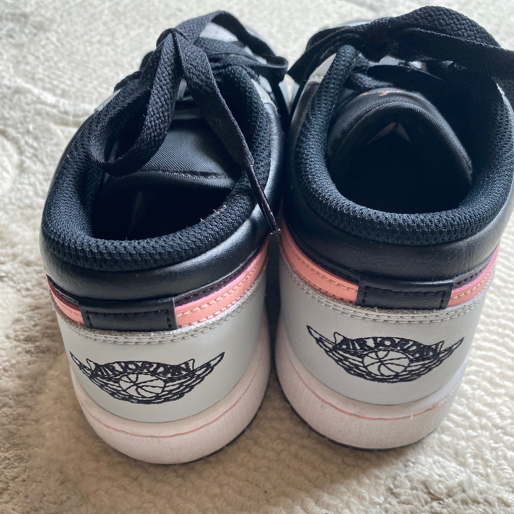 Jordan 1 Low, women’s size7. Like new